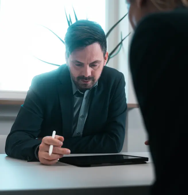 Florian Bobek im Kundengespräch